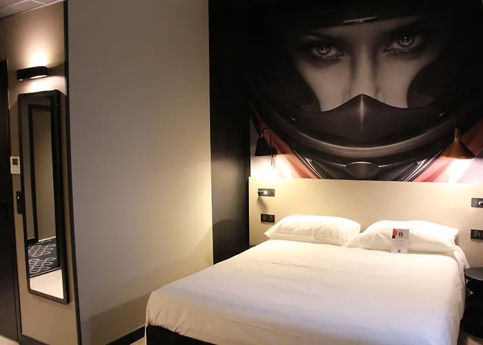 Ibis Centre Gare Nord Hotell